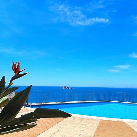 Stunning Two Level In Marina Appartement